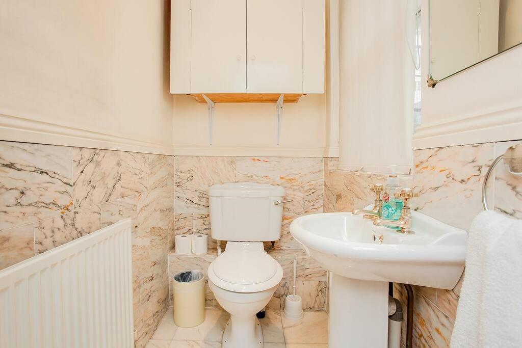 Bright 2 Bedroom Flat In Central Londra Esterno foto